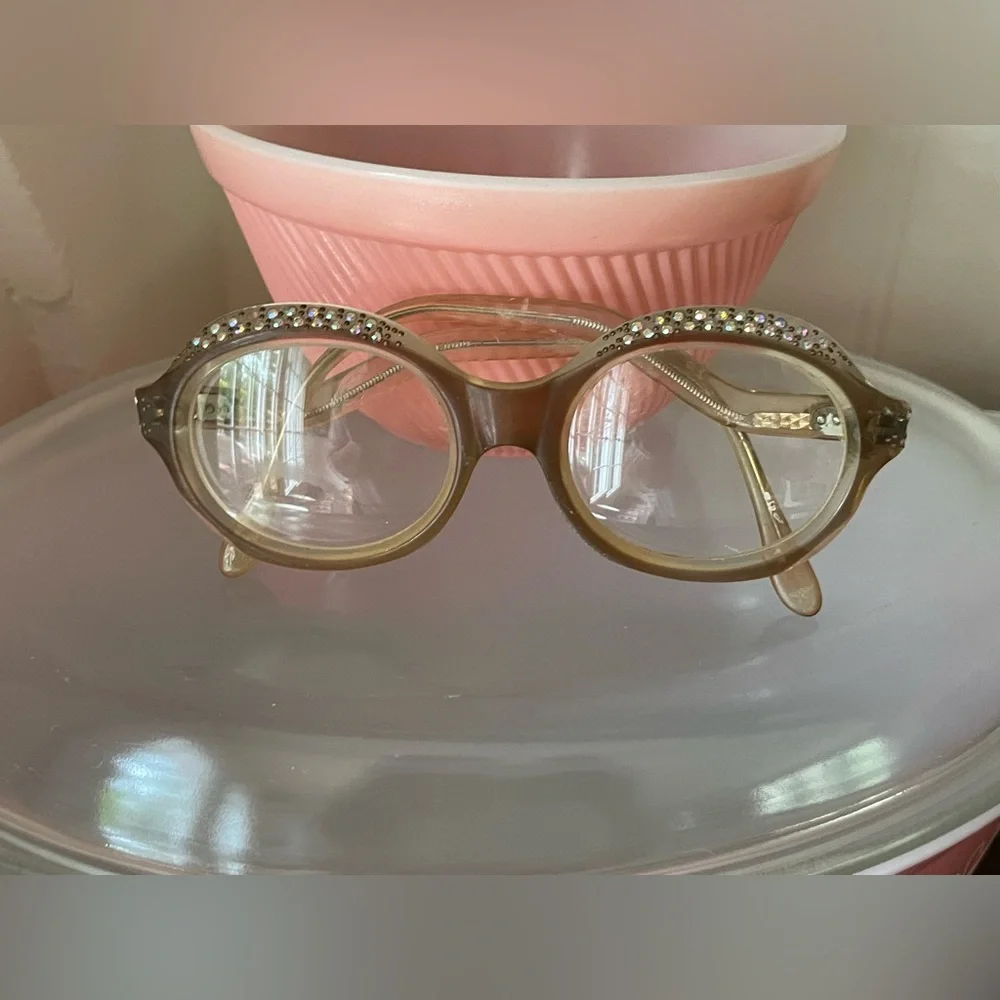 SOLD Vintage Tortoiseshell Cat-Eye Rhinestone Studded Eyeglasses❤️ - Picture 3 of 13